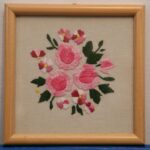 Uramljen ručni vez, cvetni motiv