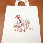 Platnena ručno vezena torba sa cvetnim kišobranom