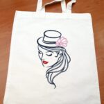 Platnena ručno vezena torba portret devojke sa šeširom