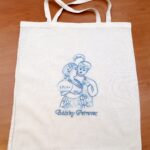 Platnena ručno vezena torba sa motivom kuvarice  (dozidnice) 1.