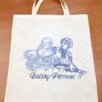 Platnena ručno vezena torba sa motivom kuvarice  (dozidnice) 2.